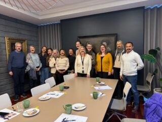 Vi i Techconsult og AGR støtter Movember 💙 I forrige måned tok vi på oss lekebarter for å sette fokus på menns helse. Små tiltak kan skape store samtaler, og sammen kan vi bidra til økt bevissthet.
#movember #oneteam