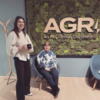 👋 Si hei til Johanna!

Johanna har startet hos oss i Oslo og har allerede vært på opplæring i Stavanger hos dyktige Solfrid.

Vi ser frem til å ha deg med på laget, Johann! Og gleder oss til veien videre! 💙 

#konsulentutleie #rekruttering #konsulenter #østlandet